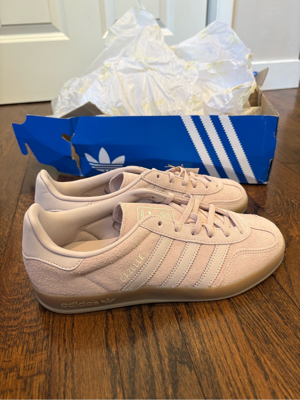 Brand New adidas Gazelle Women’s Trainers in Pale Pink